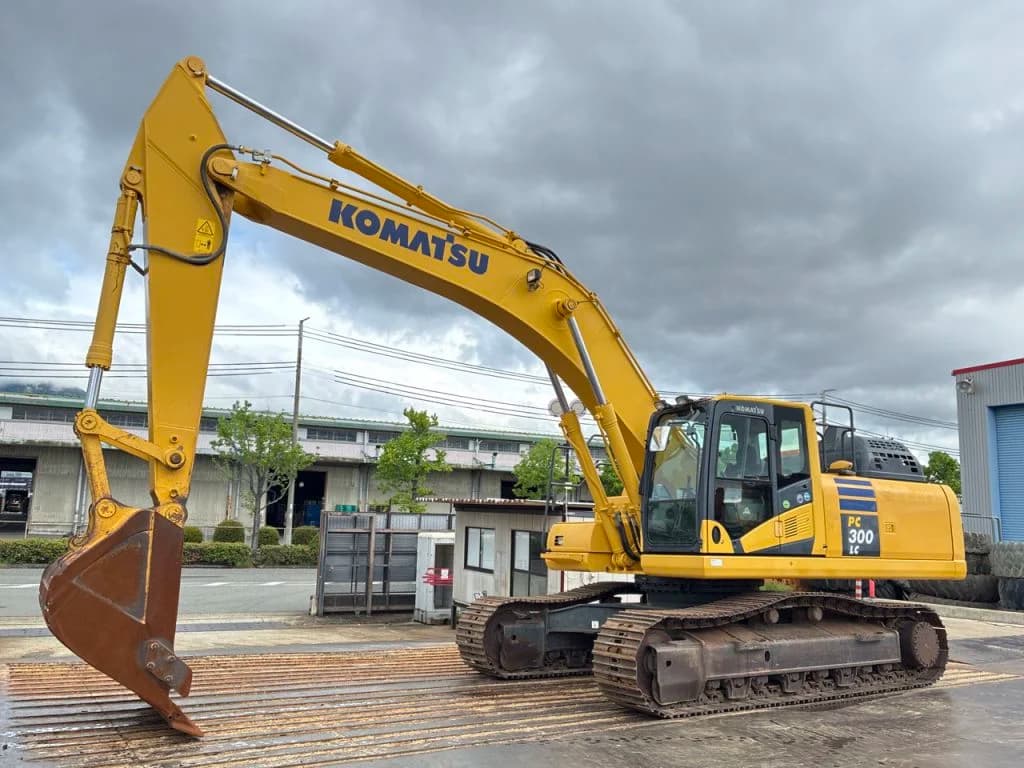 KOMATSU PC300LC-11-90526